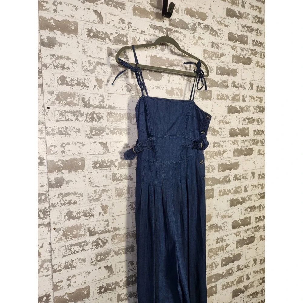 Free People Denim Jumpsuit Size 10 Blue Wide Leg Tie Strap Smocked Boho Festival - Picture 4 of 15